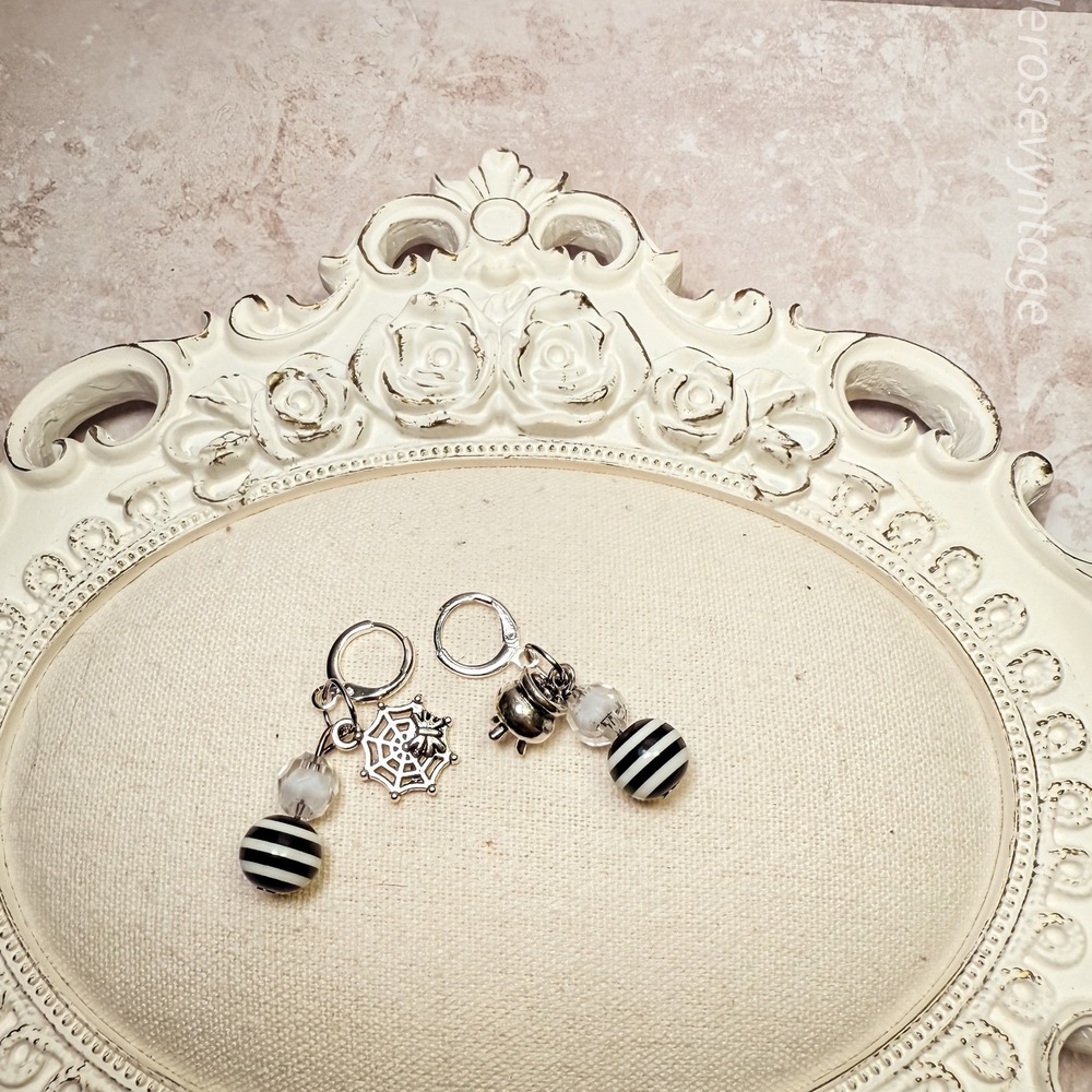 Spider Beetlejuice Themed Earrings‎
